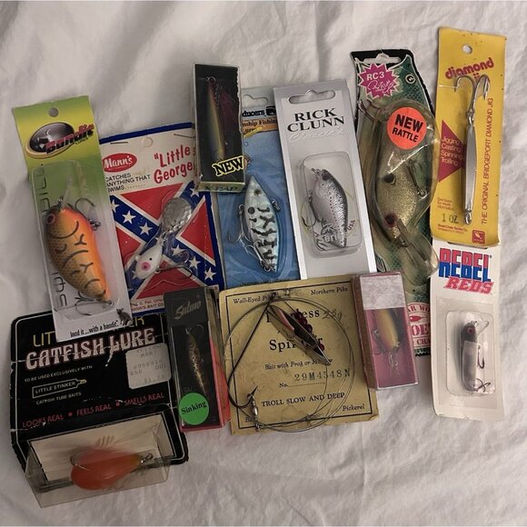 Lot of 13 Vintage Fishing Lures - Mixed Brands New In Package - Picture 1 of 5